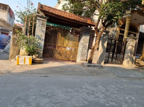 2 Bat Thuong Duong Day Nhap Sieu Xe Bieu Tang Ho Ngheo Duoc Tang Sieu Xe