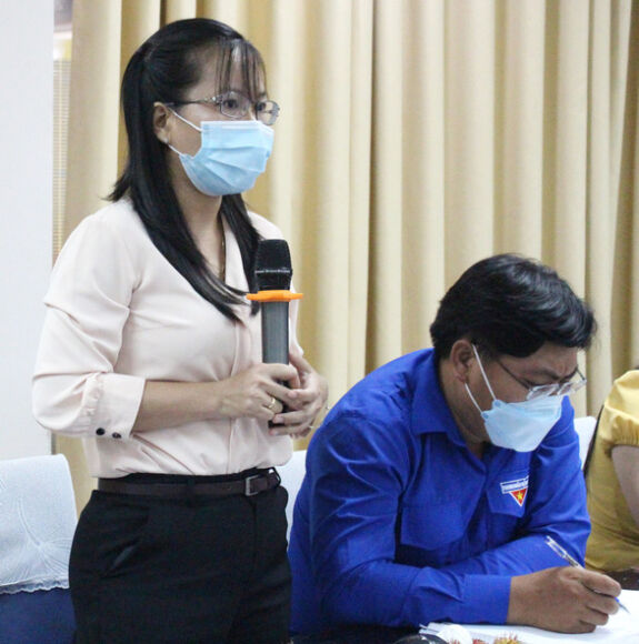 2 Cong Chuc O Phuong Ap Luc Nhieu Che Do Khong Bao Nhieu