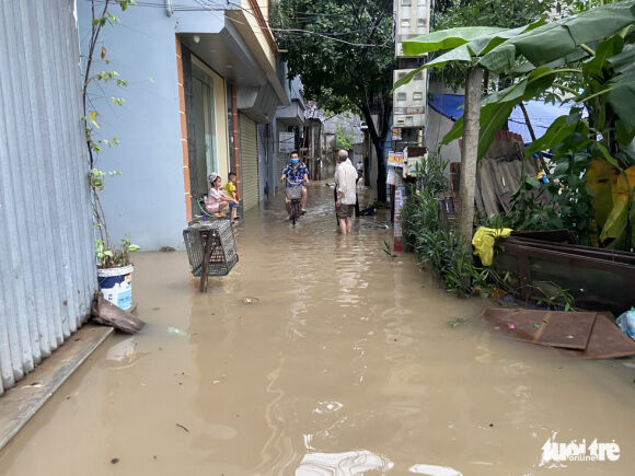 5 Mua Ngot Ba Con Ngoai Thanh Ha Noi Van Loi Bi Bom Trong Nuoc Ngap