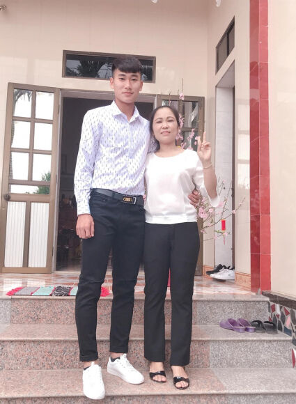 6 Bo Nham Manh Dung Di Cay Thue Me Lam Cong Nhan Tung Mong Con Vao Dai Hoc