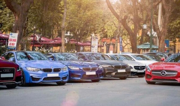 1 Pho Thu Tuong Yeu Cau Xac Minh Thong Tin Bat Thuong Duong Day Nhap Sieu Xe Bieu Tang