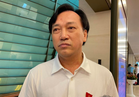 2 Dai Bieu Quoc Hoi Gia Sach Giao Khoa Dat Hon Vi Giay Tot Kho To La Dung Nhung Lieu Co Can Thiet