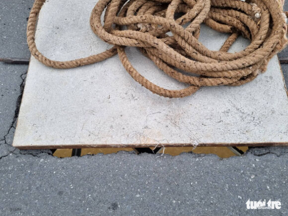 2 Mat Cau Long Bien Thung Mot Lo Lon Don Vi Quan Ly Noi Gi