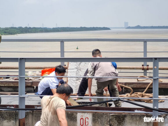 3 Mat Cau Long Bien Thung Mot Lo Lon Don Vi Quan Ly Noi Gi