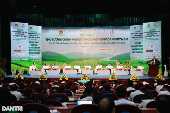 1 Thu Tuong Bo Truong Tra Loi Chuyen Nong Dan Thua Lo Nong San Tac Bien