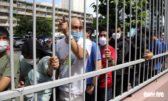 4 Nguoi Sai Gon Doi Nang Hon 3 Tieng De Mua Ve Tran Viet Nam Afghanistan