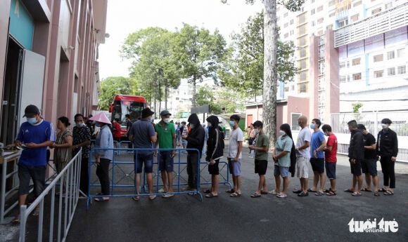 8 Nguoi Sai Gon Doi Nang Hon 3 Tieng De Mua Ve Tran Viet Nam Afghanistan