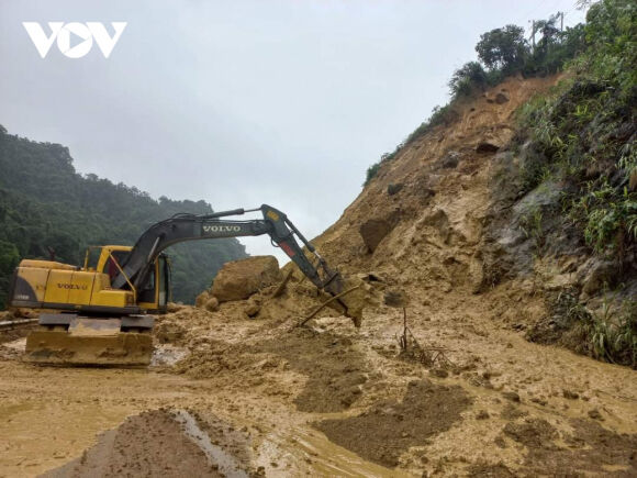 1 Ba Nguoi Chet Hang Chuc Tuyen Giao Thong Ach Tac Do Sat Lo Tai Cao Bang Bac Kan