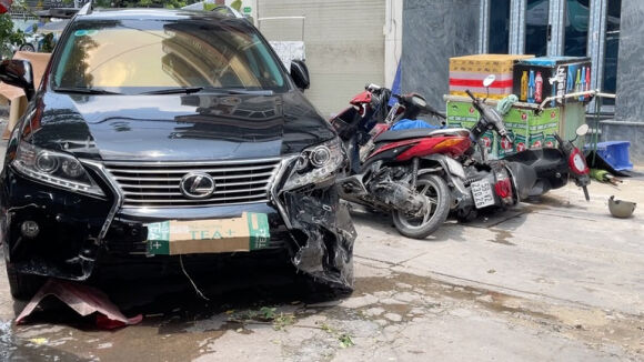 1 O To Lao Vao Hem Ha Guc 7 Xe May O Tphcm