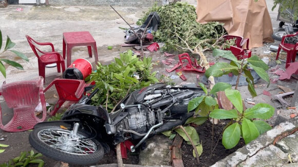 3 O To Lao Vao Hem Ha Guc 7 Xe May O Tphcm