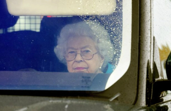 1 May Bay Cho Nu Hoang Anh Phai Bay Long Vong 15 Phut Tren Troi Do Sam Set