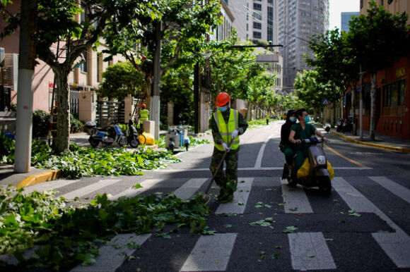 1 Thuong Hai Do Phong Toa Nguoi Dan Phan Khich Mua Xuan Gian Kho Da Qua