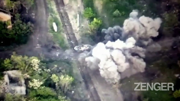 1 Xe Boc Thep Nga Dinh Don Phuc Kich Cua Quan Doi Ukraine