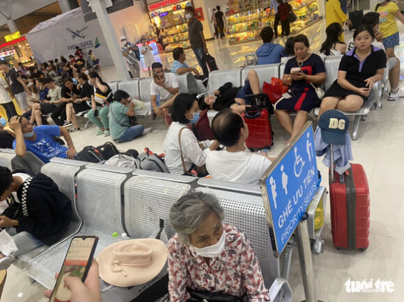 1 Vietjet Bao Diep Khuc Delay Hang Tram Hanh Khach Va Vat Tai Cam Ranh