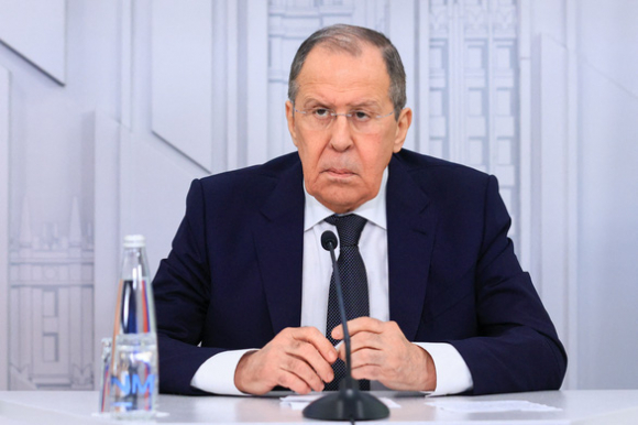 1 Nga Chi Trich 3 Nuoc Dong Au Chan May Bay Cho Ngoai Truong Lavrov
