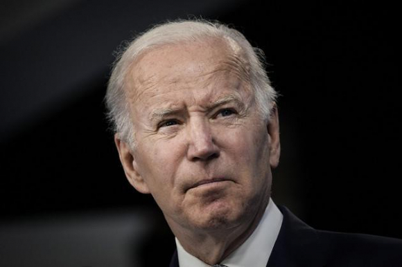 1 Ong Biden Bon Chon Khi Vi The Con Te Hon Ong Trump