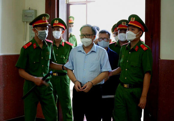 1 Ong Tat Thanh Cang Keu Oan Khang Dinh Khong Lam Sai Chu Truong