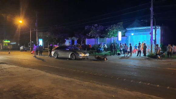 1 Oto Van Phong Ubnd Tinh Vinh Long Lan Trai Gay Tai Nan Chet Nguoi