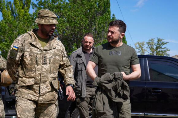 1 Tong Thong Ukraine Di Tham Vung Chien Su Donbass