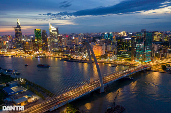 1 Viet Nam   Vinh Tranh Bao Trong Con Bien Dong