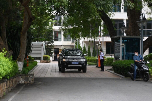 2 Biet Thu Khung Cua Ong Chu Ngoc Anh Co Bi Ke Bien Tai San