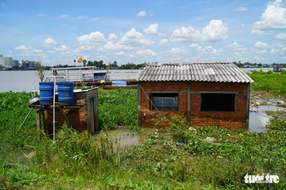 1 Can 200 Ti Dong Chong Sat Lo Bao Ve Hon 2200 Nguoi Dan Tren Con Phu Da