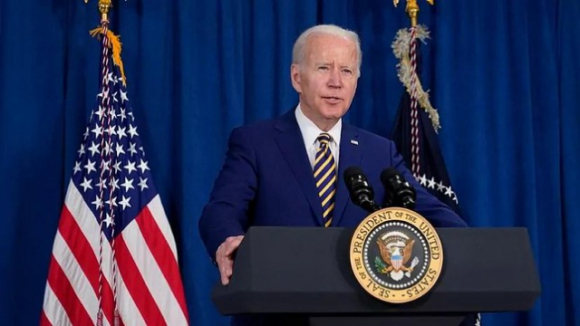 1 Ong Biden Bi Che Ne Tranh Bao Chi