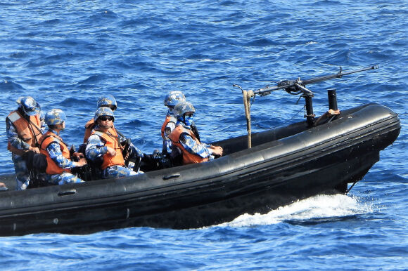 7 Tau Thuyen Trung Quoc An Va O Truong Sa Hung Than Trau Dien