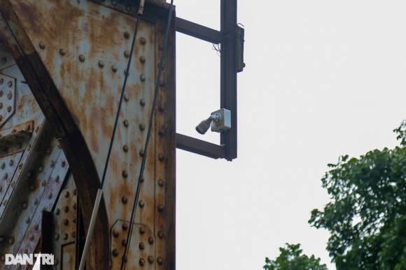 10 Ha Noi Diem Mat 8 Camera Phat Nguoi Tren Cau Long Bien