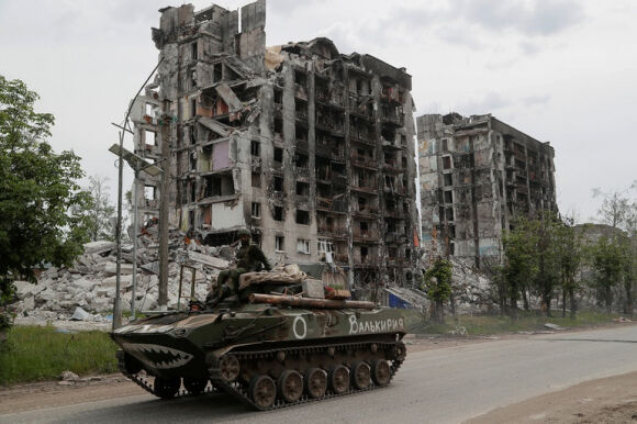 1 Chien Su Donbass Ruc Lua Nga   Ukraine Giang Co Tung Ngoi Nha Con Pho