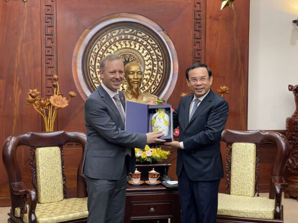 1 Dai Su Anh Da Toi 43 Tinh Thanh Viet Nam Va Mon Ruot La Bun Rieu Cua