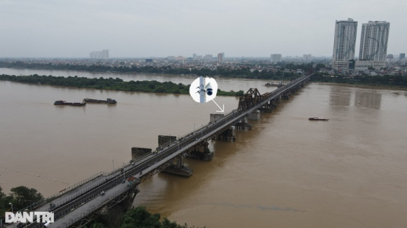 2 Ha Noi Diem Mat 8 Camera Phat Nguoi Tren Cau Long Bien