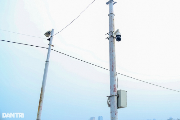 4 Ha Noi Diem Mat 8 Camera Phat Nguoi Tren Cau Long Bien