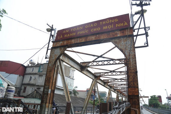 6 Ha Noi Diem Mat 8 Camera Phat Nguoi Tren Cau Long Bien