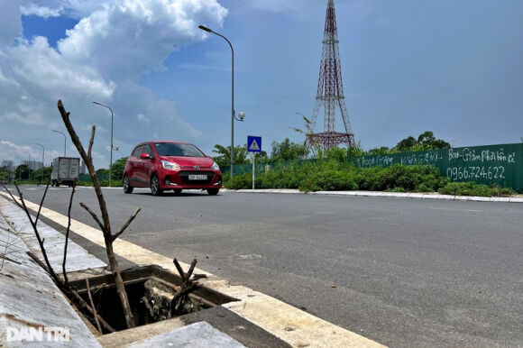 2 Hang Loat Nap Cong O Ha Noi Mat Tich Dan Cam Cui Canh Bao Nguy Hiem