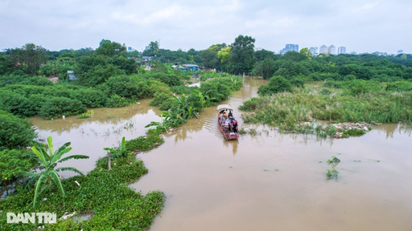 12 Hai Ngay Sau Con Mua Lon Nguoi Ha Noi Di Do Qua Doan Ngap