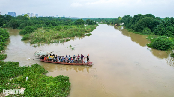 1 Hai Ngay Sau Con Mua Lon Nguoi Ha Noi Di Do Qua Doan Ngap