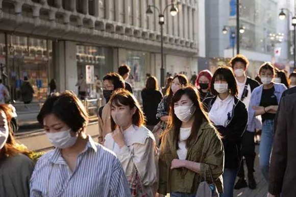 1 Nguoi Nhat Ngo Ngang Khi Lan Dau Trai Nghiem Lam Phat Ky Luc Goi Snack Tang Gia 20 Sau 42 Nam Cung Tao Ra Lan Song Du Luan