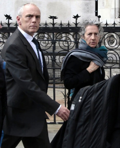 3 Cap Vo Chong Dam Don Kien Hang Xom Hon 7 Ty Chi Vi Bui Cay Dai Moc Quanh Nha