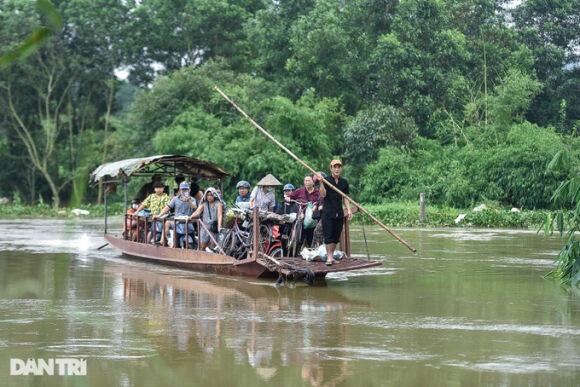 6 Hai Ngay Sau Con Mua Lon Nguoi Ha Noi Di Do Qua Doan Ngap