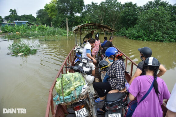 9 Hai Ngay Sau Con Mua Lon Nguoi Ha Noi Di Do Qua Doan Ngap