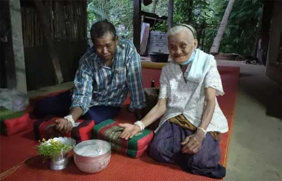 1 Dam Cuoi Gian Di Cua Cu Ong 72 Tuoi Voi Cu Ba 83 Tuoi Sau 10 Ngay Quen