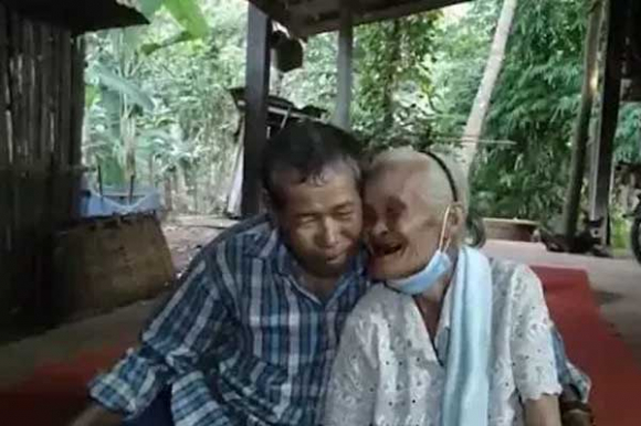 2 Dam Cuoi Gian Di Cua Cu Ong 72 Tuoi Voi Cu Ba 83 Tuoi Sau 10 Ngay Quen