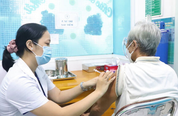 2 Ha Noi Tphcm Vao Chien Dich Tiem Vac Xin Covid 19 Mui 4