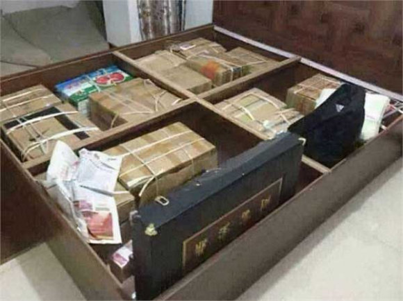 2 Kham Nha Quan Dia Phuong Trung Quoc Vang Ca Can Tien Hang Thung Dem Moi Tay