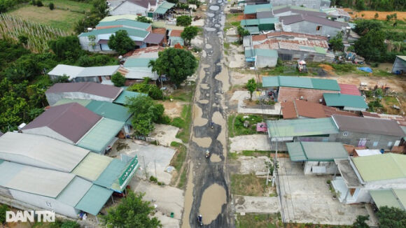 1 Hang Nghin Ho Bom Tren Tuyen Duong Huyet Mach Cua Dak Nong