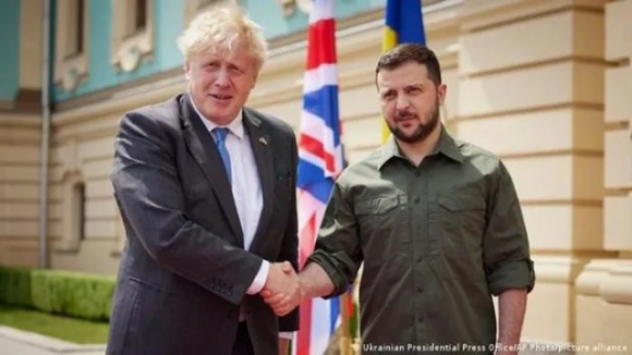 1 Thu Tuong Anh Boris Johnson Bat Ngo Toi Tham Ukraine Lan Thu 2
