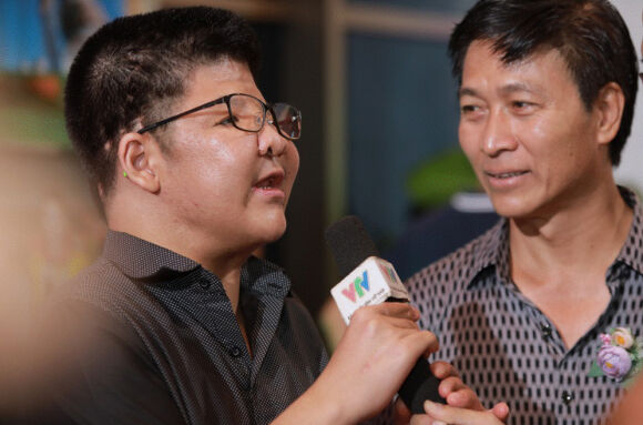 3 Nghe Si Quoc Tuan Hanh Trinh 17 Nam Dua Con Di Khap Noi Chua Benh Hiem Gap Tu Bo Ca Su Nghiep Gio Cuoc Song The Nao