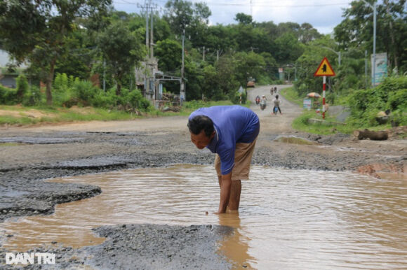 4 Hang Nghin Ho Bom Tren Tuyen Duong Huyet Mach Cua Dak Nong