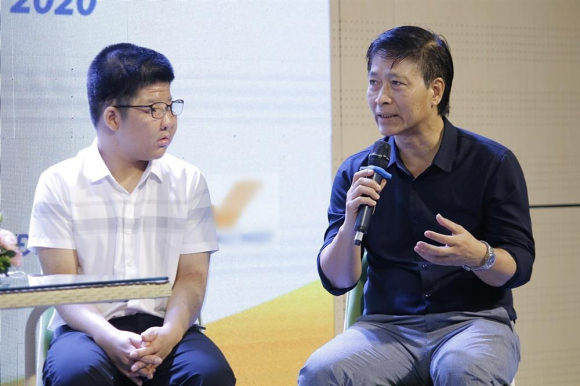 4 Nghe Si Quoc Tuan Hanh Trinh 17 Nam Dua Con Di Khap Noi Chua Benh Hiem Gap Tu Bo Ca Su Nghiep Gio Cuoc Song The Nao